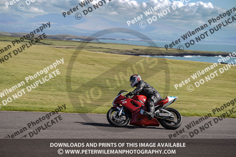 anglesey no limits trackday;anglesey photographs;anglesey trackday photographs;enduro digital images;event digital images;eventdigitalimages;no limits trackdays;peter wileman photography;racing digital images;trac mon;trackday digital images;trackday photos;ty croes